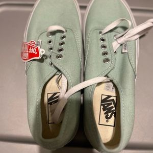 Vans women’s size 10 teal! Never worn